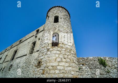 Château de Tornac in der Nähe von Anduze, die Ursprünge der Burg Tornac stammen aus dem 11. Jahrhundert, ist es in Ruinen seit 1792, Gard Department, Okzitanie regio Stockfoto