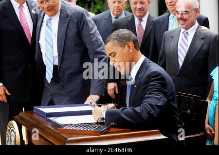 US-Präsident Barack Obama unterzeichnet am 22 2009. Juni im Rosengarten im Weißen Haus in Washington, DC, USA, den Family Smoking Prevention and Tobacco Control Act. Foto von Olivier Douliery/ABACAPRESS.COM Stockfoto