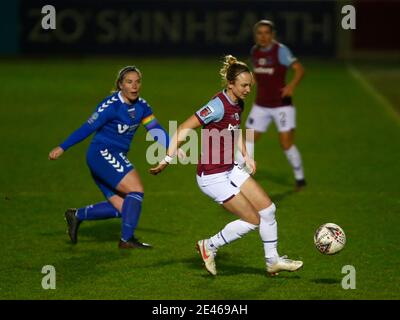 Dagenham, Großbritannien. Januar 2021. DAGENHAM, ENGLAND - JANUAR 21: Martha Thomas von West Ham United WFC während FA Women's Continental Tyres League Cup Quarter Finalspiel zwischen West Ham United Women und Durham Women im Chigwell Construction Stadium am 21. Januar 2021 in Dagenham, England Credit: Action Foto Sport/Alamy Live News Stockfoto