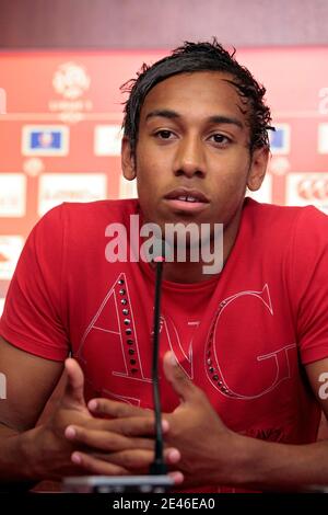 Der neue Spieler von Lille Pierre-Emerick Aubameyang posiert während seiner offiziellen Präsentation am 30. Juni 2009 in Lille, Frankreich. Foto von Mikael Libert/ABACAPRESS.COM Stockfoto