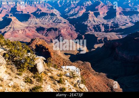 Sonnenaufgang auf der Battleship Formation und Maricopa Point, Grand Canyon National Park, South Rim, Arizona, USA Stockfoto