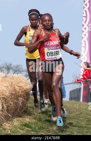 Brüssel, Belgien. März 2019. Hellen Obiri (vorne) aus Kenia im Einsatz bei IAAF Cross-Weltmeisterschaften in Arhus. Kredit: Graham Glendinning/SOPA Images/ZUMA Wire/Alamy Live Nachrichten Stockfoto