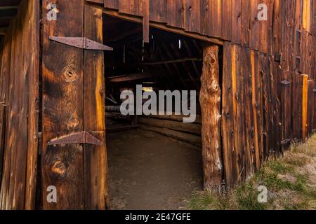 Das Gebäude auf der Riddle Brothers Ranch am Steens Mountain ist als frühes Siedlungsbeispiel im Osten von Oregon, USA, erhalten Stockfoto