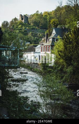 Monschau in der Eifel. Eine kleine malerische Stadt in Nordrheinwestfalen, Deutschland Stockfoto