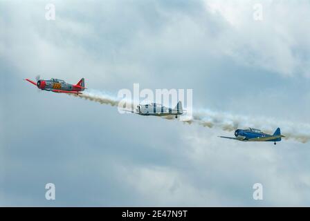 Fort Worth, Texas, USA, 17. Juni 2012. Drei alte Flugzeuge fliegen Stockfoto