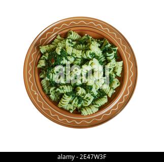 Fusilli col Pesto alla Genovese - klassische ligurische Gericht, mit Basilikum Pesto sanft Beschichtung al dente Pasta Stockfoto