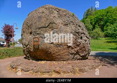 Lavabombe in Strohn bei Gillenfeld, Vulkaneifel, Eifel, Rheinland-Pfalz, Deutschland Stockfoto