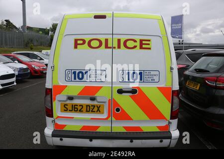 Polizeigrafiken auf Police Scotland Fahrzeug. Polizei Schottland, rechtlich der Polizei-Service von Schottland genannt, ist die nationale Polizei von Schottland. Stockfoto