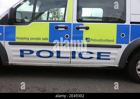 Polizeigrafiken auf Police Scotland Fahrzeug. Polizei Schottland, rechtlich der Polizei-Service von Schottland genannt, ist die nationale Polizei von Schottland. Stockfoto