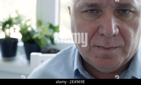 Sick man Portrait Gefühl schlecht, müde, traurig und enttäuscht. Stockfoto