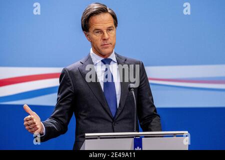 Scheidender Ministerpräsident Mark Rutte bei der wöchentlichen Pressekonferenz in Nieuwspoort nach dem Ministerrat. Den Haag, Niederlande am 22. Januar 2021. Foto von Robin Utrecht/ABACAPRESS.COM Stockfoto