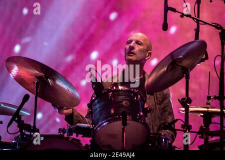 Aarhus, Dänemark. Juni 2017. Die englische Rockband Radiohead spielt ein Live-Konzert während des dänischen Musikfestivals Northside 2017 in Aarhus. Hier ist Drummer Clive Deamer live auf der Bühne zu sehen. (Foto: Gonzales Photo - Lasse Lagoni). Stockfoto