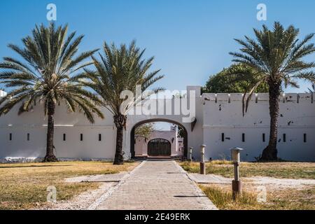 Namutoni, Etosha National Park, Namibia - Juli 28 2019: Fort Namutoni, eine alte Festung der deutschen Schutztruppe in der Etosha Pan in Afrika, jetzt ser Stockfoto