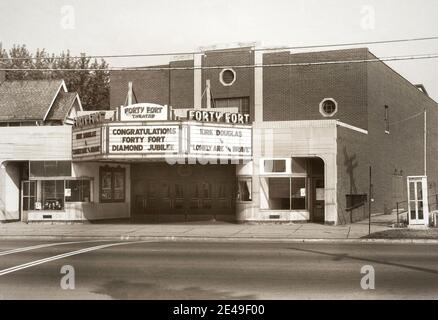 The Forty Fort Theatre, Forty Fort, Pennsylvania. USA 1960s Forte Forts liegt im Nordosten von Pennsylvania an der Seite des Susquehanna River, in der Nähe von Wilkes Barre PA. Stockfoto