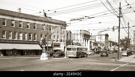 Kingston Corners, Kingston Pennsylvania USA Mitte der 1950er Jahre. Kingston ist eine Stadt im Nordosten von Pennsylvania am Susquehanna River. In der Nähe von Wilkes Barre PA. Stockfoto