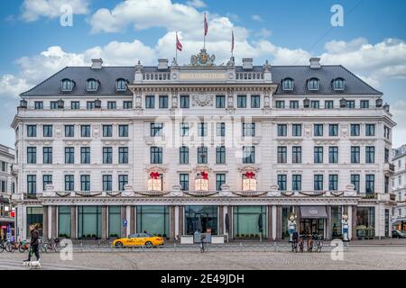 kopenhagen, Dänemark - 12 Dez 2020: Detail der Fassade des alten Hotels Dangleterre auf dem Kongens Nytorvn Platz im historischen Zentrum der Stadt Stockfoto