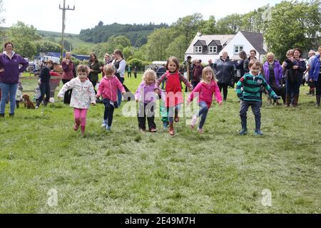 Straiton, Ayrshire, Schottland, Großbritannien 10. Juni 2017. Lokale landwirtschaftliche Show. Ein Hop-a-long-Rennen Stockfoto