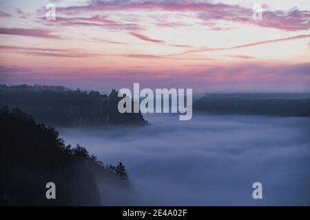 Nebel, Oberes Donautal, Schwäbische Alb, Baden-Württemberg, Deutschland, Europa Stockfoto