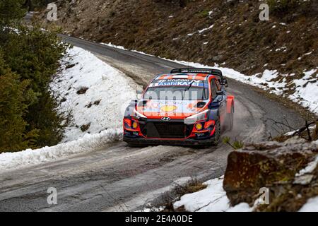 08 Ott TÃNAK (EST), Martin JÃRVEOJA (EST), HYUNDAI SHELL MOBIS WORLD RALLY TEAM, HYUNDAI I20 CoupÃ© WRC, WRC, Aktion während der WRC World Rally Car Championship 2021, Rallye Monte Carlo am 20. Bis 24. Januar 2021 in Monaco - Foto GrÃ©Gory Lenormand / DPPI / LM Stockfoto