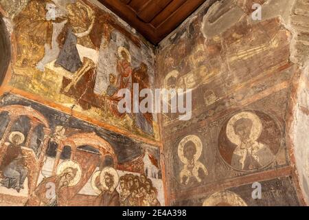 Fresken in der Katholikon (Hauptkirche) des Perivolis-Klosters, einem griechisch-orthodoxen Kloster aus dem 16. Jahrhundert auf der westlichen Insel Lesbos, Griechenland, Europa Stockfoto