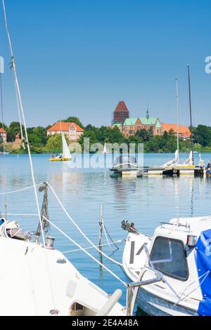 Ratzeburg, Ratzeburger See (Domsee), Insel Dominsel, Dom, Segelschiff, Herzogtum Lauenburg, Schleswig-Holstein, Deutschland Stockfoto