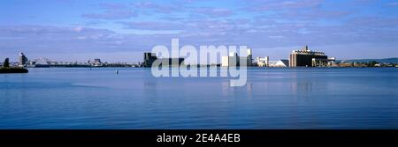 Gebäude am Wasser, Lake Superior, Duluth, Minnesota, USA Stockfoto