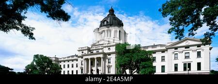 Low-Winkel-Ansicht eines Regierungsgebäudes, South Dakota State Capitol, Pierre, South Dakota, USA Stockfoto