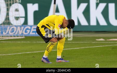 Mönchengladbach, Deutschland. 22. Jan, 2021. firo: 22.01.2021, Fußball: 1. Bundesliga, Saison 2020/21 Borussia Monchengladbach, Gladbach - BVB, Borussia Dortmund Jadon Sancho, Enttauschung, Enttauschung Quelle: dpa/Alamy Live News Stockfoto