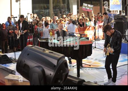 Die amerikanische Alternative Rock Band 'The Fray' (L-R) Dave Welsh, Isaac Slade, Joe King und Ben Wysocki spielen am 13. Juli 2009 in NBC's 'Today' im Rockfeller Center in New York City, NY, USA. Foto von S.Vlasic/ABACAPRESS.COM (im Bild: Dave Welsh, Isaac Slade, Ben Wysocki, Joe King, The Fray) Stockfoto