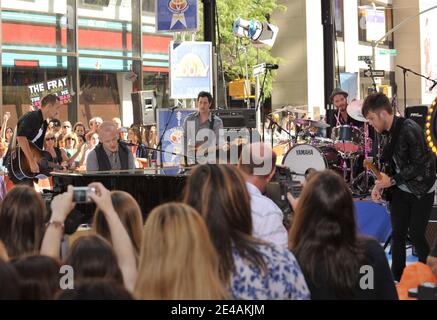 Die amerikanische Alternative Rock Band 'The Fray' (L-R) Dave Welsh, Isaac Slade, Joe King und Ben Wysocki spielen am 13. Juli 2009 in NBC's 'Today' im Rockfeller Center in New York City, NY, USA. Foto von S.Vlasic/ABACAPRESS.COM (im Bild: Dave Welsh, Isaac Slade, Ben Wysocki, Joe King, The Fray) Stockfoto