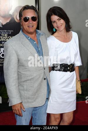 Don Johnson und seine Frau Kelley Phleger nahmen an der Premiere von "Funny People" Teil, die am 20. Juli 2009 in den Arclight Cinemas in Hollywood, Los Angeles, CA, USA, stattfand. Foto von Lionel Hahn/ABACAPRESS.COM Stockfoto