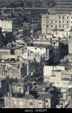 Erhöhte Ansicht von Gebäuden in einer Stadt, Alt-Havanna, Havanna, Kuba Stockfoto