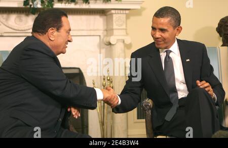 Präsident Barack Obama trifft sich am 18. August 2009 mit dem ägyptischen Präsidenten Hosni Mubarak im Oval Office in Washington DC, USA. Poolfoto von Dennis Brack/ABACAPRESS.COM Stockfoto