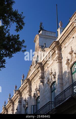 Low-Winkel-Ansicht eines Museums, Museum der Stadt, Alt-Havanna, Havanna, Kuba Stockfoto