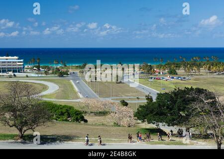 Erhöhter Blick auf Santa Maria Del Mar Beach, Playas De Este, Havanna, Kuba Stockfoto