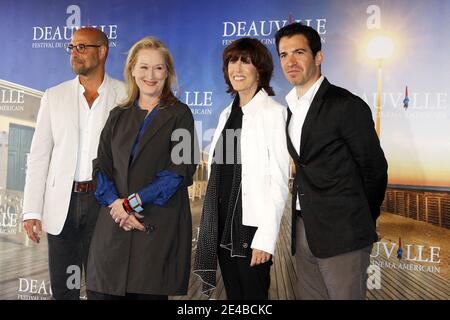 Stanley Tucci, Meryl Streep und Regisseurin Nora Ephron posieren während einer Fotoaufnahme für 'Julie und Julia' beim 35. 'Deauville American Film Festival' in Deauville, Frankreich am 5. September 2009. Foto von Denis Guignebourg/ABACAPRESS.COM Stockfoto