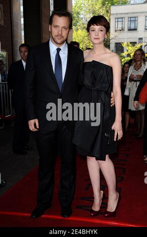 'Peter Sarsgaard und Carey Mulligan nehmen an der Vorführung von ''an Education'' beim 34. Toronto International Film Festival Toronto, Kanada, 10. September 2009 Teil. Foto von Lionel Hahn/ABACAPRESS.COM (im Bild: Peter Sarsgaard, Carey Mulligan)' Stockfoto