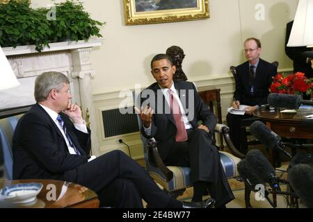 Präsident Barack Obama trifft sich am 16. September 2009 im Oval Office des Weißen Hauses in Washington, DC, USA mit dem kanadischen Premierminister Stephen Harper. Foto von Aude Guerrucci/ABACAPRESS.COM Stockfoto