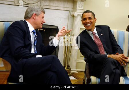 Präsident Barack Obama trifft sich am 16. September 2009 im Oval Office des Weißen Hauses in Washington, DC, USA mit dem kanadischen Premierminister Stephen Harper. Foto von Aude Guerrucci/ABACAPRESS.COM Stockfoto