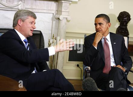 Präsident Barack Obama trifft sich am 16. September 2009 im Oval Office des Weißen Hauses in Washington, DC, USA mit dem kanadischen Premierminister Stephen Harper. Foto von Aude Guerrucci/ABACAPRESS.COM Stockfoto
