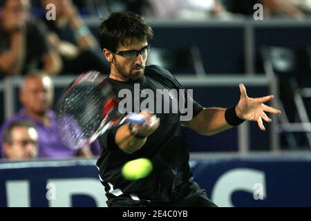 Serbiens Janko Tipsarevic in Aktion in seiner ersten Runde des Open de Moselle Tennisturniers in Metz, Frankreich am 22. September 2009. Janko Tipsarevic gewann 6:4, 6:4. Foto von Mathieu Cugnot/ABACAPRESS.COM Stockfoto