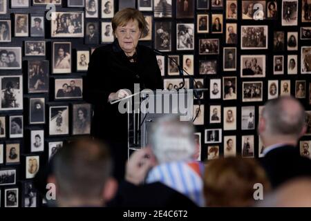 OSWIECIM, POLEN - 6. DEZEMBER 2019: Angela Merkels Besuch im ehemaligen Nazi-Konzentrationslager Auschwitz-Birkenau. Stockfoto