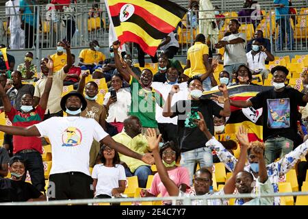 Douala, Kamerun. Januar 2021, 22. Uganda-Fans. Uganda gegen Togo, Gruppe C, CAF African Nations Championship (CHAN) Turnier 2021. Stade de la Réunion, Bepanda. Uganda und Togo trafen sich in der zweiten Gruppe-C-Spiele. Quelle: XtraTimeSports (Darren McKinstry) / Alamy. Stockfoto