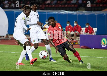 Douala, Kamerun. Januar 2021, 22. Vianne Ssekajjugo (11, Uganda) bewegt sich den Flügel hinunter. Uganda gegen Togo, Gruppe C, CAF African Nations Championship (CHAN) Turnier 2021. Stade de la Réunion, Bepanda. Uganda und Togo trafen sich in der zweiten Gruppe-C-Spiele. Quelle: XtraTimeSports (Darren McKinstry) / Alamy. Stockfoto