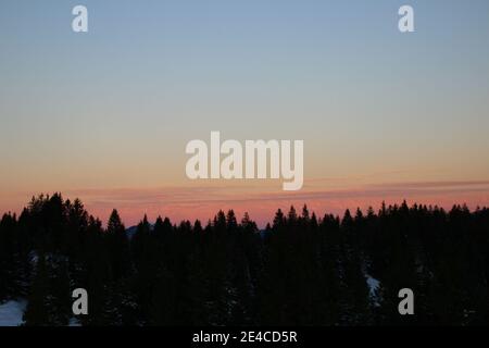 Wanderung zum Hohen Kranzberg (1397m), Sonnenaufgang, Deutschland, Bayern, Oberbayern, Werdenfelser Land, Bayerische Alpen, Mittenwald, Karwendelalpen Stockfoto