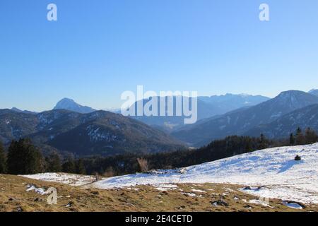 Wanderung zur Hochalm am Sylvensteinspeicher, Kreuth, Winterwanderung, Spätherbst Stockfoto