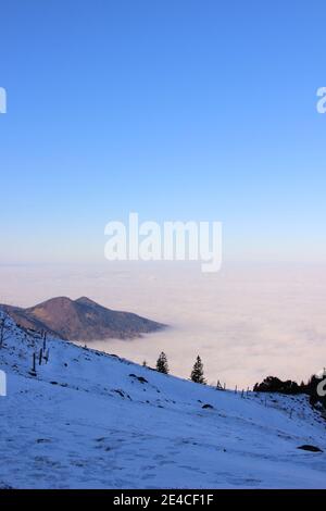 Wanderung auf den Gipfel der Kampenwand (1669 m) im Chiemgau, Chiemgauer Alpen, bei Aschau, Oberbayern, Bayern, Süddeutschland, Deutschland Stockfoto