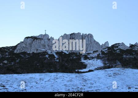 Wanderung auf den Gipfel der Kampenwand (1669 m) im Chiemgau, Chiemgauer Alpen, bei Aschau, Oberbayern, Bayern, Süddeutschland, Deutschland Stockfoto