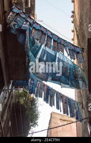 Italien, Wäscheleine mit Wäsche zum Trocknen aufgehängt Stockfoto