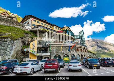 Kaiser-Franz-Josef-Haus mit Panoramarestaurant, Kaiser-Franz-Josefs-Höhe, Großglockner Hochalpenstraße, Nationalpark hohe Tauern, Kärnten, Österreich Stockfoto